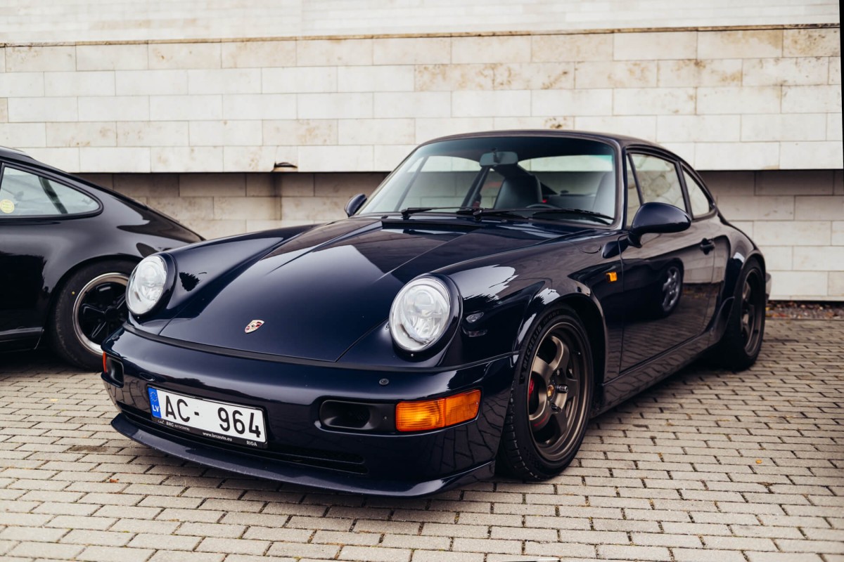 Porsche 964